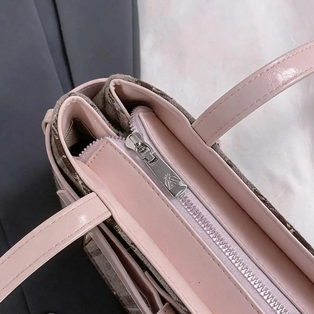 Fashion Karierte Umhängetasche mit Anhänger für Damen Retro Kleine Tragetasche Vielseitige und lässige Handtasche für Pendler