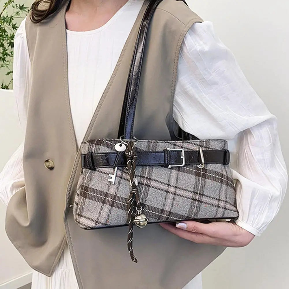 Fashion Karierte Umhängetasche mit Anhänger für Damen Retro Kleine Tragetasche Vielseitige und lässige Handtasche für Pendler