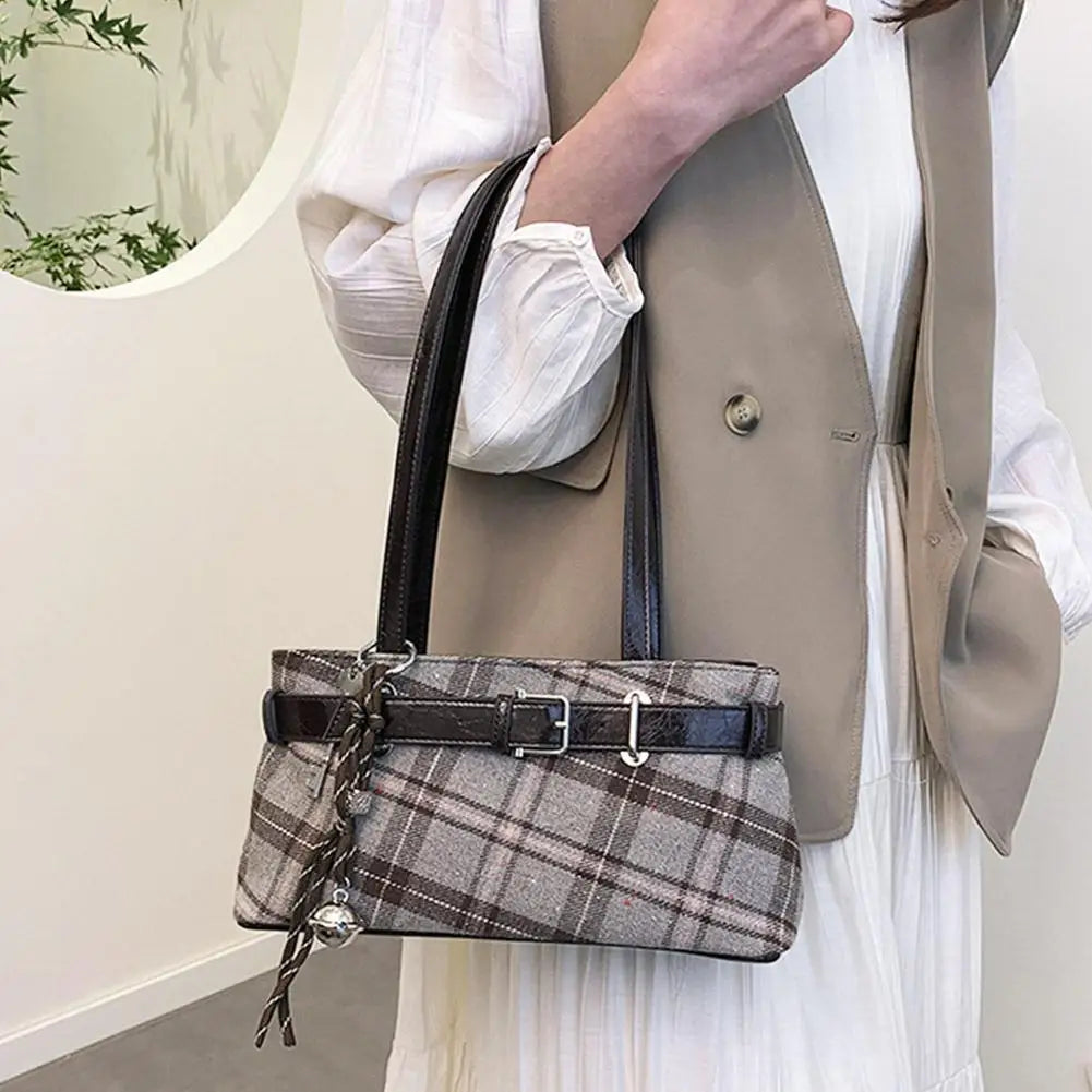 Fashion Karierte Umhängetasche mit Anhänger für Damen Retro Kleine Tragetasche Vielseitige und lässige Handtasche für Pendler