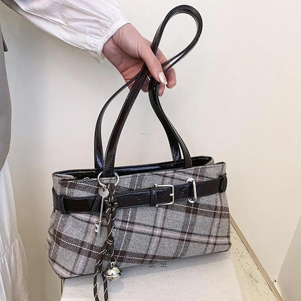 Fashion Karierte Umhängetasche mit Anhänger für Damen Retro Kleine Tragetasche Vielseitige und lässige Handtasche für Pendler