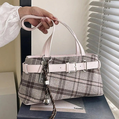 Fashion Karierte Umhängetasche mit Anhänger für Damen Retro Kleine Tragetasche Vielseitige und lässige Handtasche für Pendler