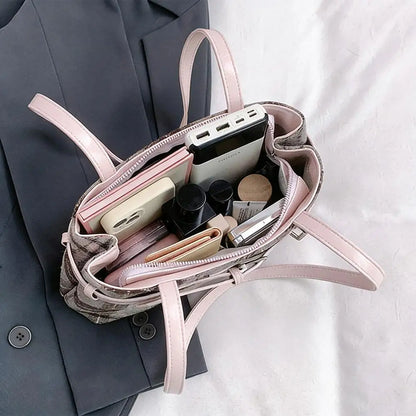 Fashion Karierte Umhängetasche mit Anhänger für Damen Retro Kleine Tragetasche Vielseitige und lässige Handtasche für Pendler